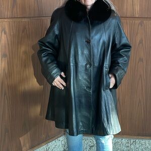 Luxurious Black Leather Coat with Genuine Fox Fur Collar and Sheared Beaver